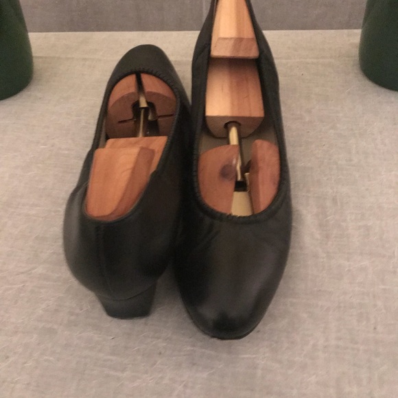 💞Naturalized black slip on loafers - Picture 5 of 7